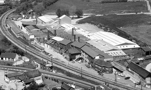 Prise de vue de la façade de l'usine Cerafrance